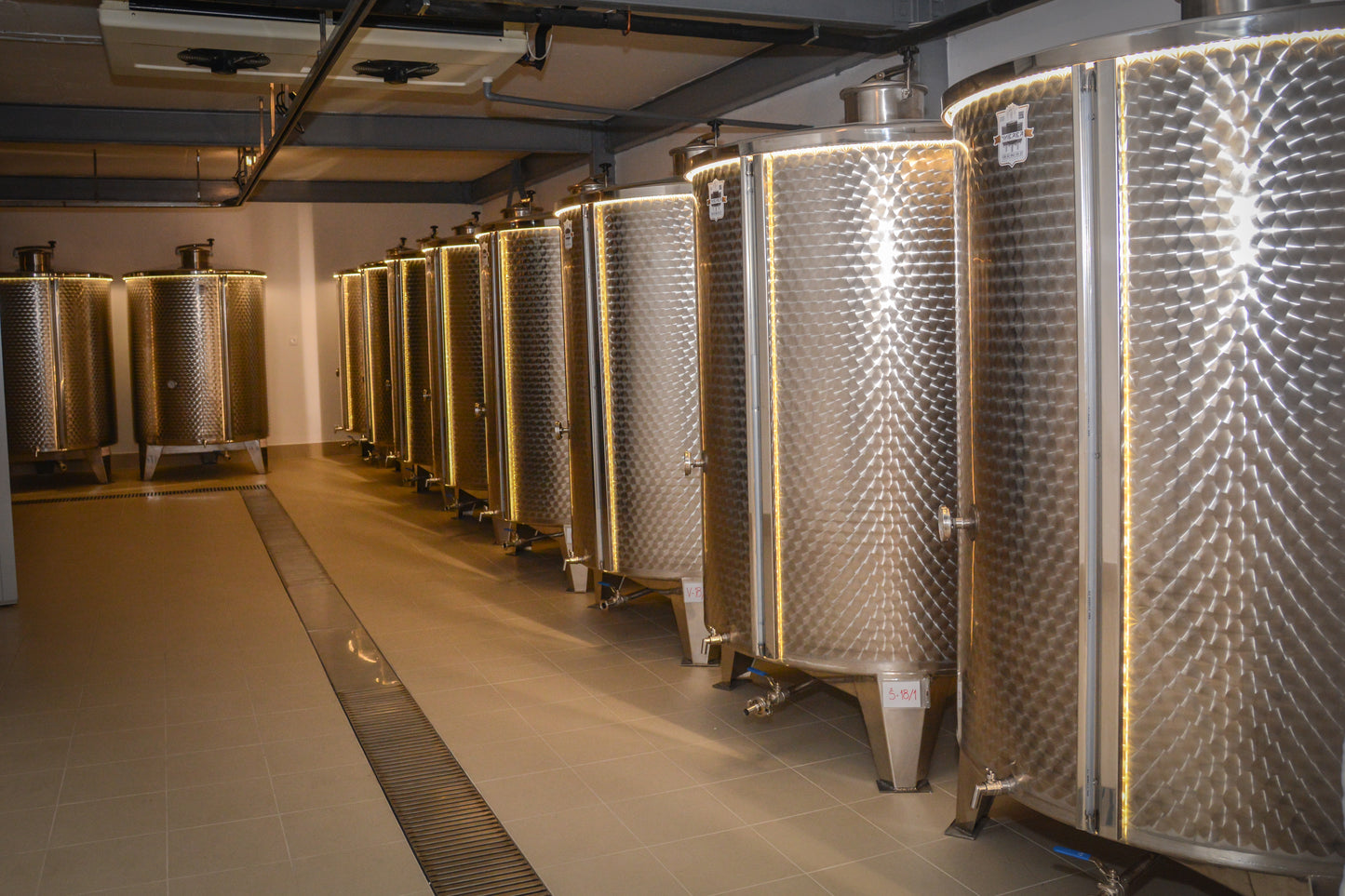 Čivava Tanks – Excellence in Stainless Steel Storage Solutions